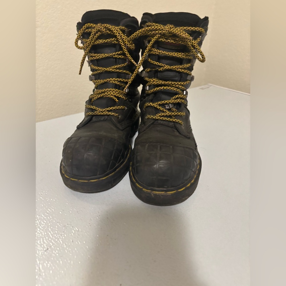 Dr Marten’s air wair work boots with steel toe